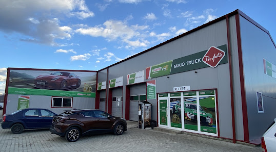 Exterior modern cu recepția service-ului Castrol Service Maio Truck Vânători-Neamț